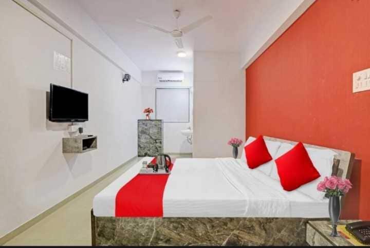Oyo Hotel Apple Inn スーラト エクステリア 写真