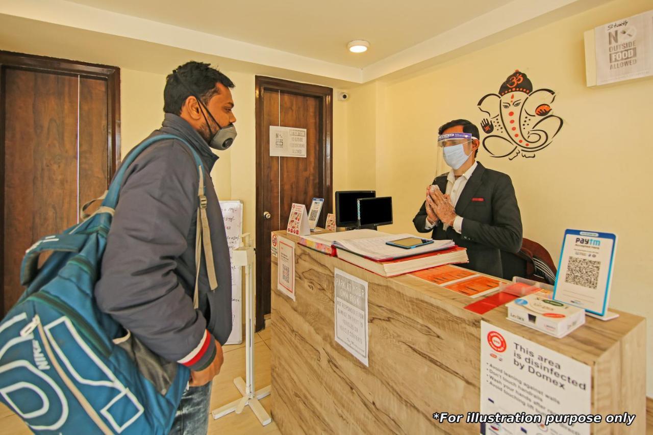 Oyo Hotel Apple Inn スーラト エクステリア 写真