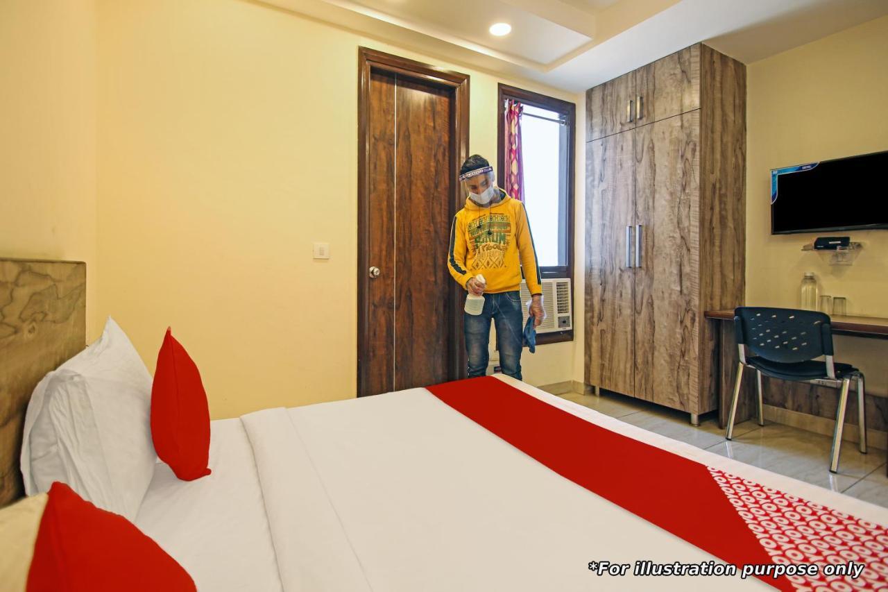 Oyo Hotel Apple Inn スーラト エクステリア 写真