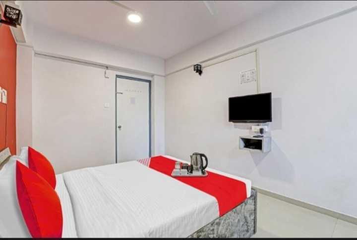 Oyo Hotel Apple Inn スーラト エクステリア 写真
